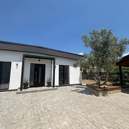 Mucenji Gasthof Përmet