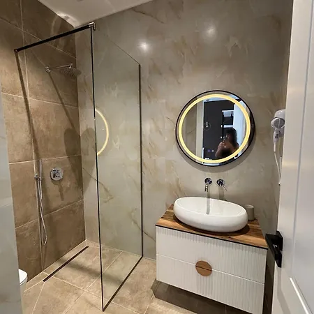 Mucenji Gasthuis Përmet